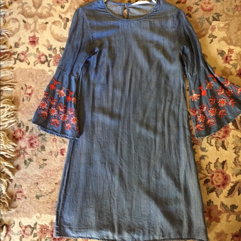 Embroidered sleeve dress